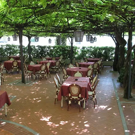 Ristorante Papa Hotel 3*